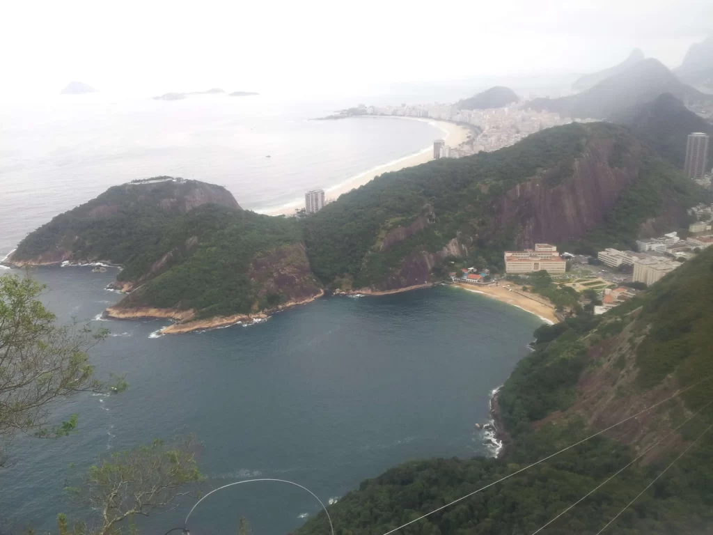 Final da trilha do Costão do Pão de Açúcar - Caminhadas Ecológicas RJ