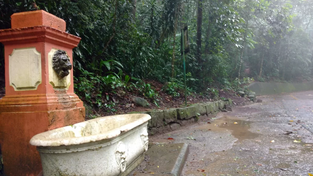 Banheira - Cascata Diamantina - Floresta da Tijuca Vamos Trilhar