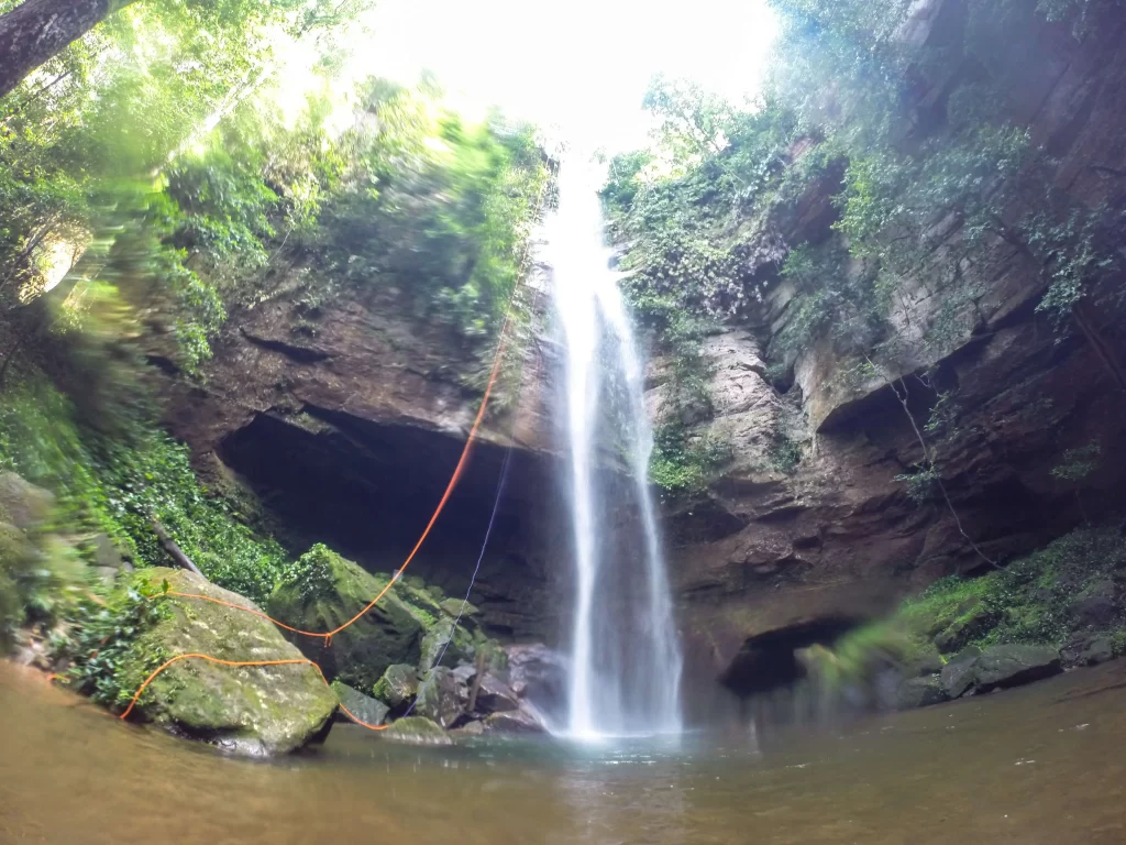 Conheça tudo sobre as Cachoeiras Escorrega Macaco e Roncadeira no Jalapão - TO - Vamos Trilhar
