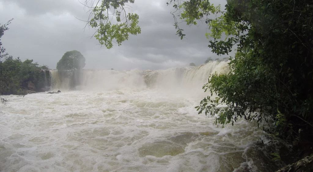 Conheça tudo sobre a Cachoeira da Velha no Jalapão - TO - Vamos Trilhar