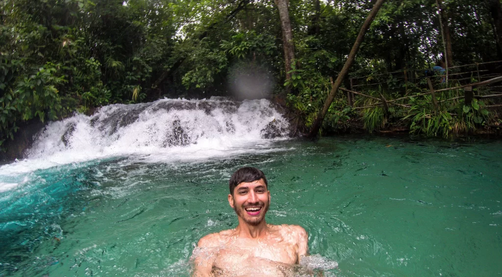 Coloração da água da Cachoeira do Formiga - Jalapão - TO - Vamos Trilhar