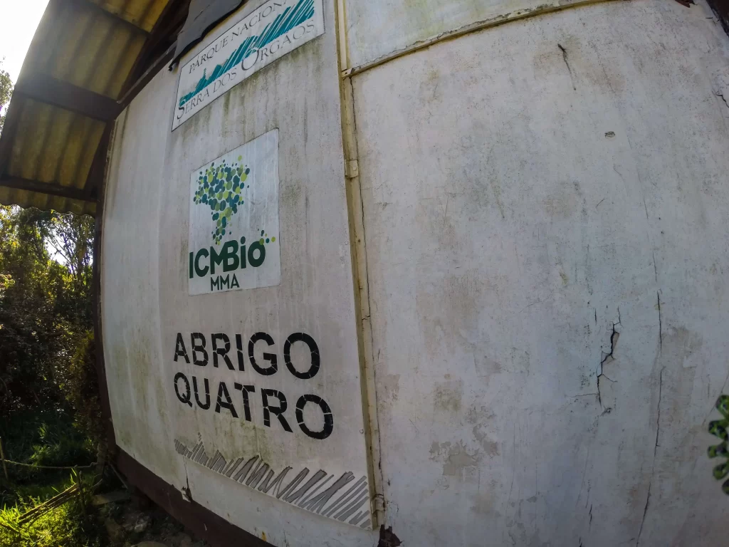 Chegando no Abrigo 4 - Trilha da Pedra do Sino - Serra dos Órgãos - Vamos Trilhar