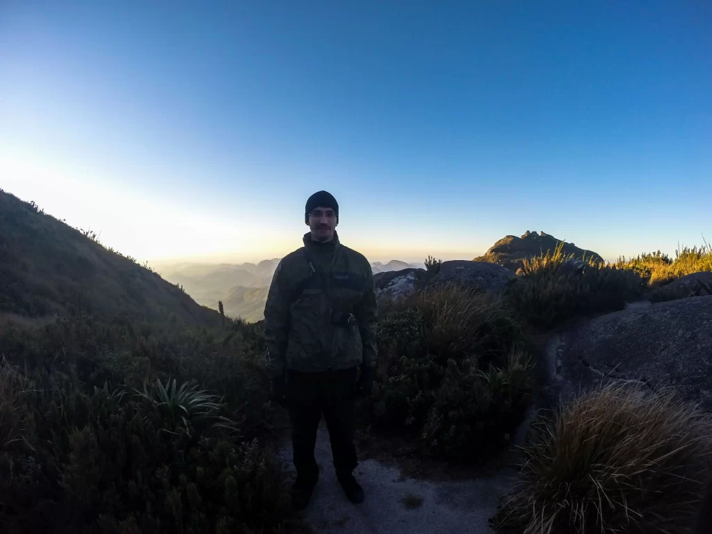 Subindo ao cume da Pedra do Sino - Serra dos Órgãos - Vamos Trilhar