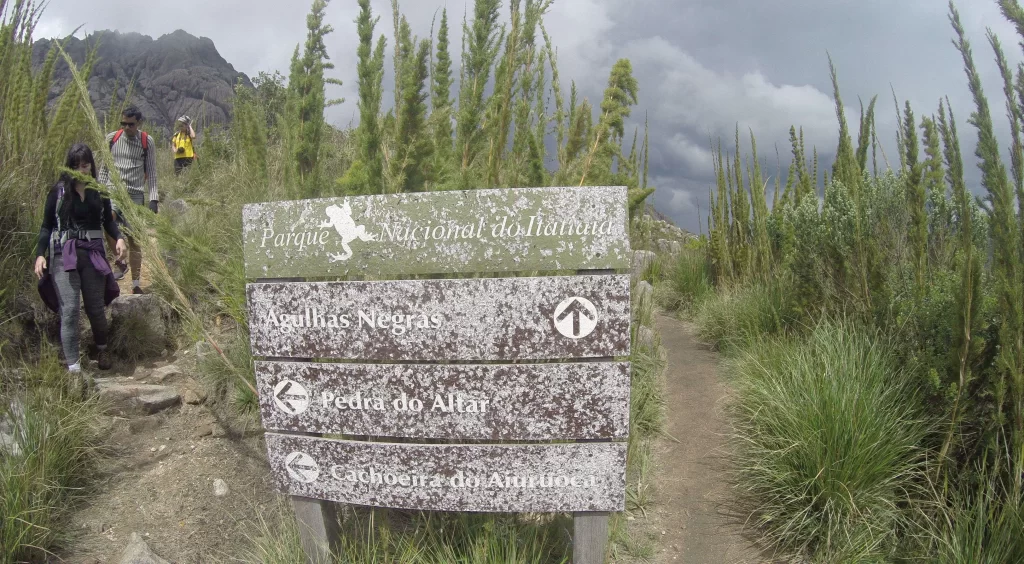 Bifurcação para o Pico das Agulhas Negras - Itatiaia - RJ - Vamos Trilhar