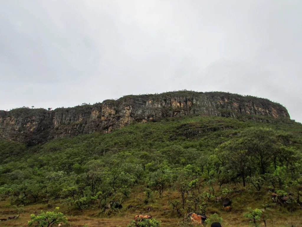 Morro da Baleia - Chapada dos Veadeiros - GO - Vamos Trilhar