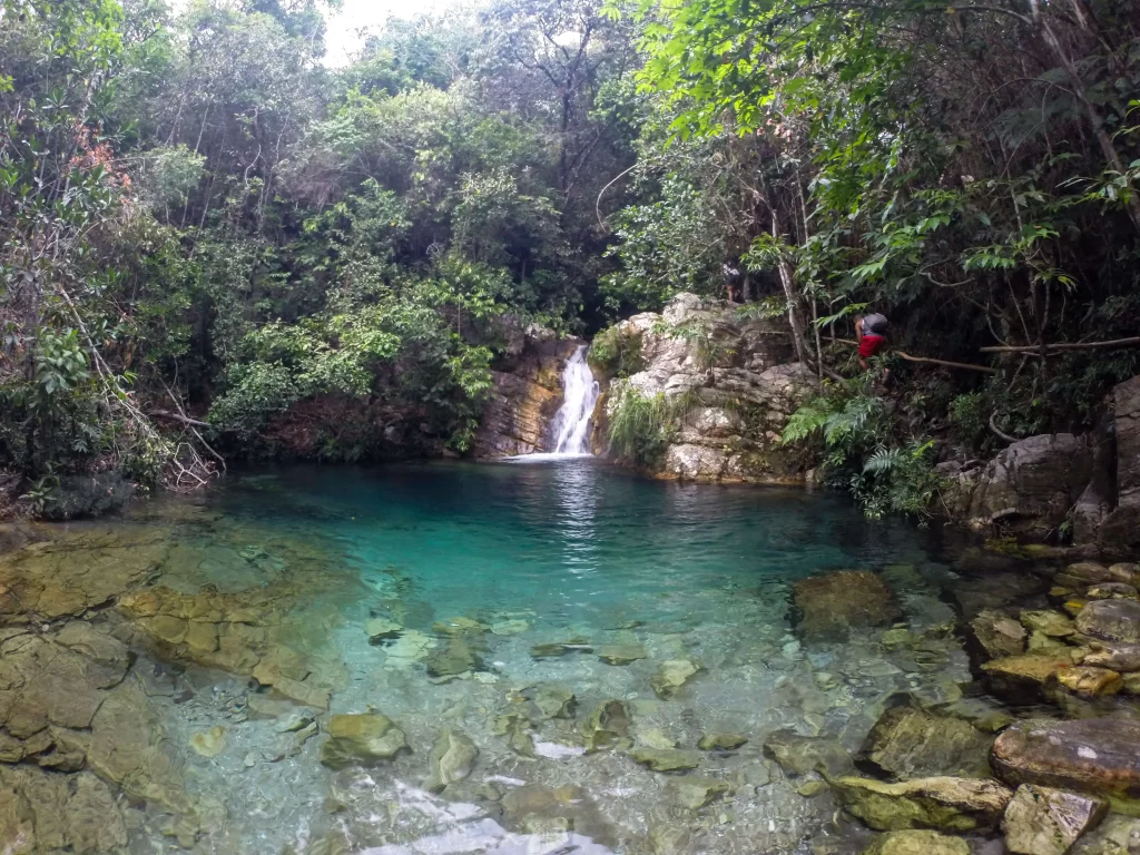 Cachoeira Santa Barbarinha - Chapada dos Veadeiros - GO - Vamos Trilhar