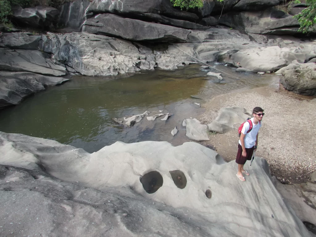 Piscinas Naturais do Vale da Lua - Chapada dos Veadeiros - GO - Vamos Trilhar