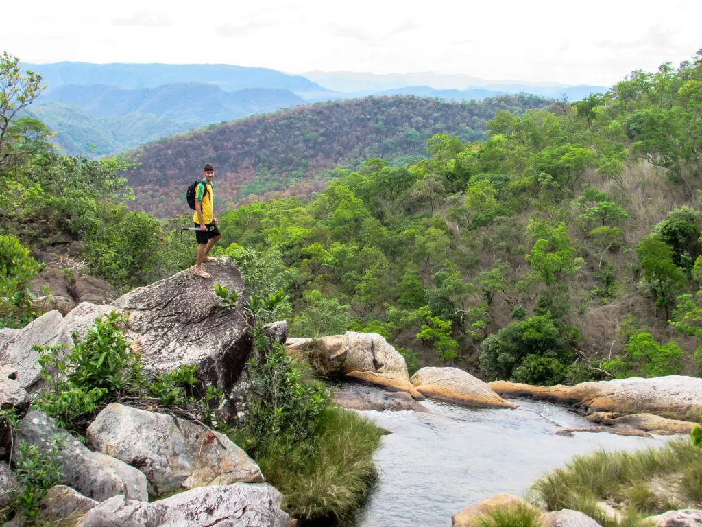 A trilha fácil para a Cachoeira da Capivara - Chapada dos Veadeiros - GO - Vamos Trilhar