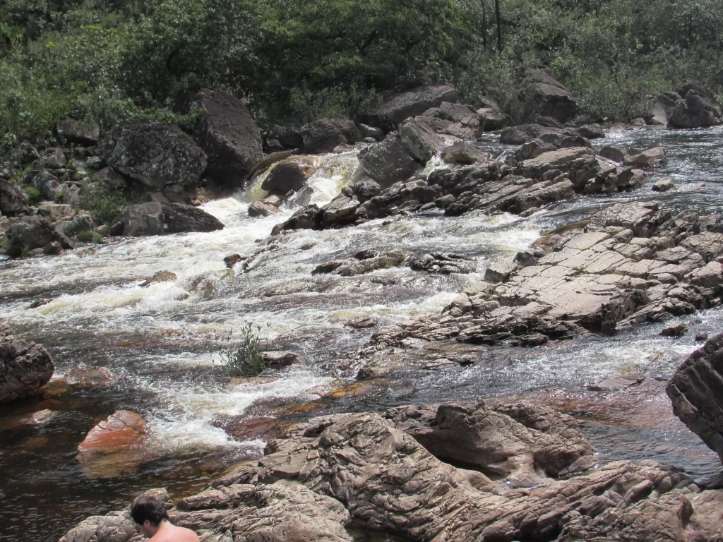 Arredores da Cachoeira Cariocas - Chapada dos Veadeiros - GO - Vamos Trilhar