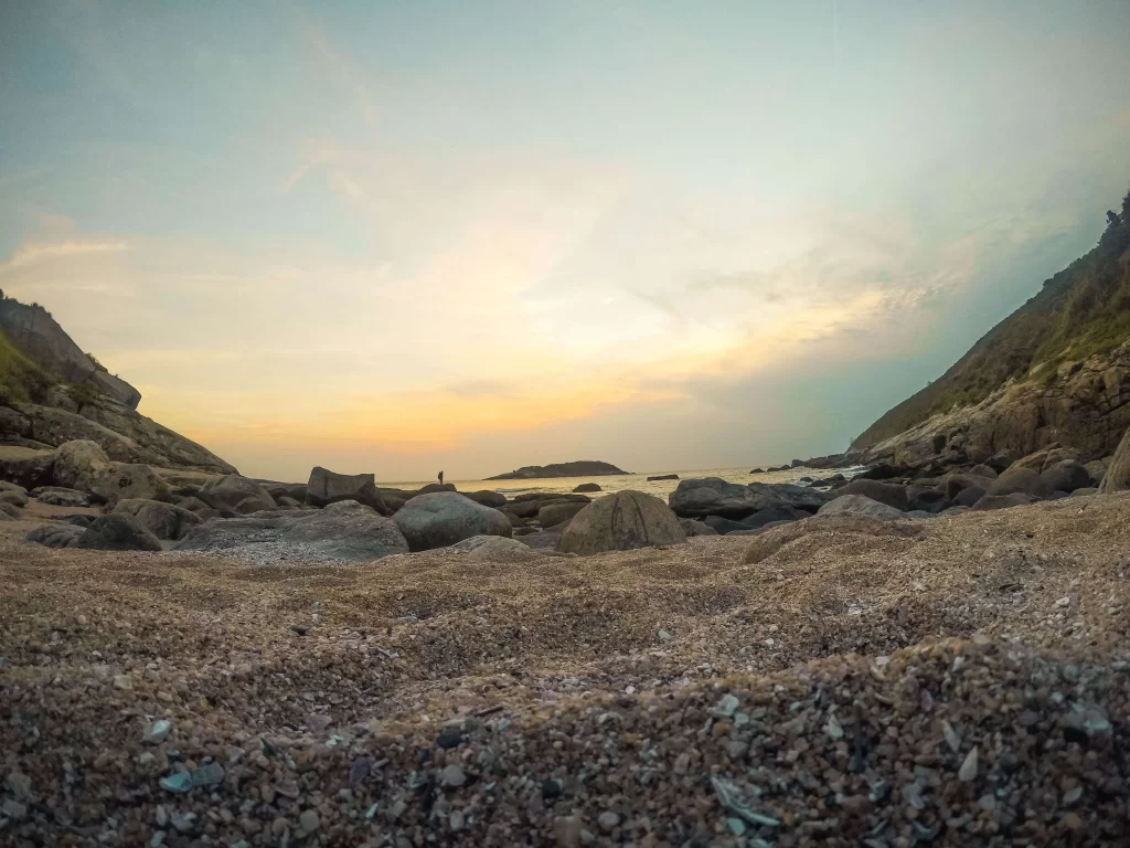 Praia dos Búzios ou Praia das Conchas - trilha da Pedra da Tartaruga e Praia do Perigoso - Guaratiba - RJ - Vamos Trilhar