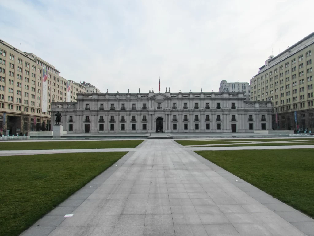 Conheça tudo sobre o Palacio de la Moneda - Santiago - Chile - Vamos Trilhar-min