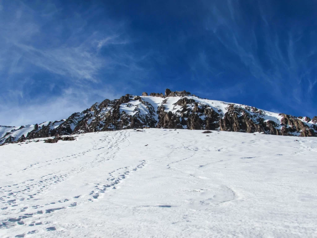 Temporada de neve na estação de esqui Valle Nevado - Chile - Vamos Trilhar
