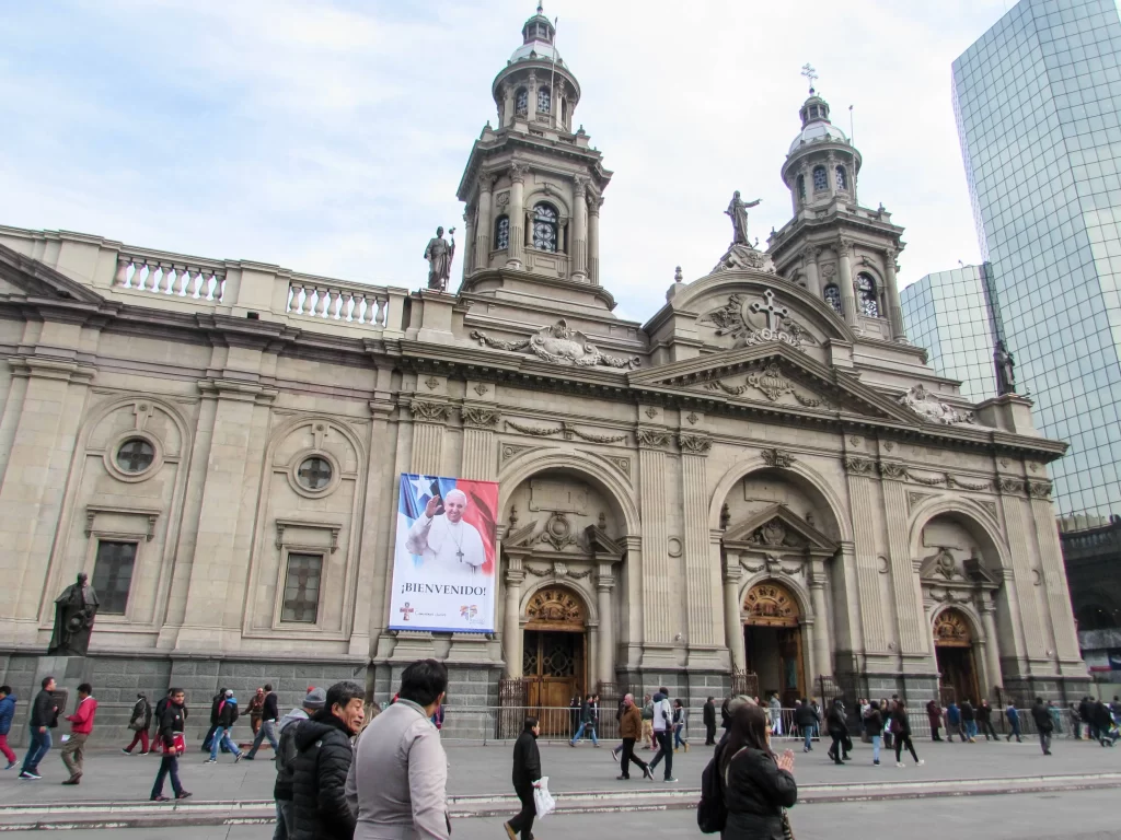 Conheça tudo sobre a Plaza de Armas - Santiago - Chile - Vamos Trilhar-min