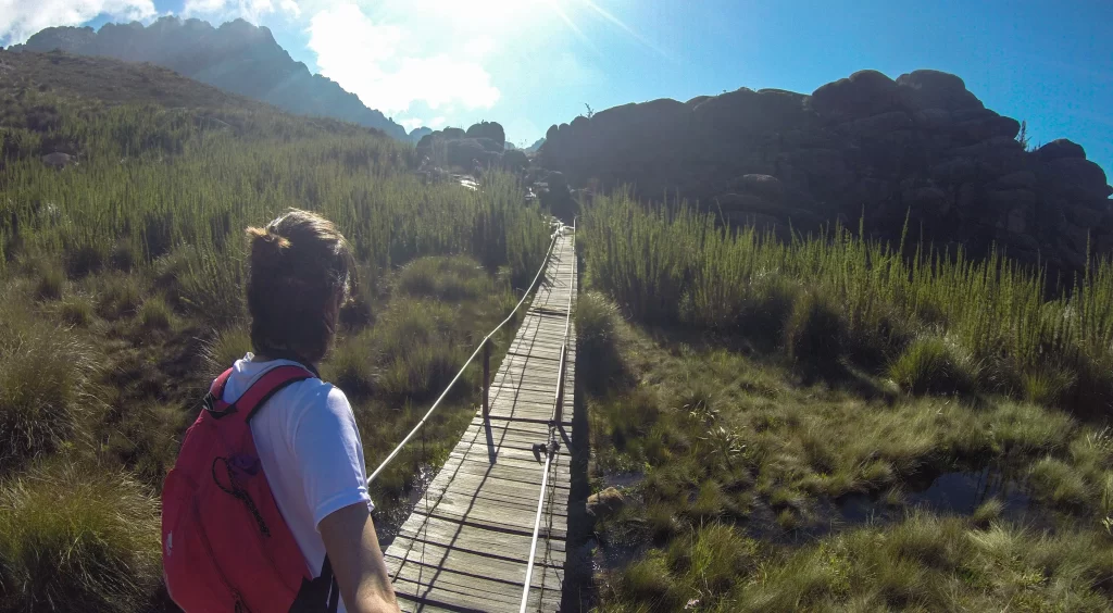 Ponte Pênsil - Pedra do Altar - Itatiaia - RJ - Vamos Trilhar-min