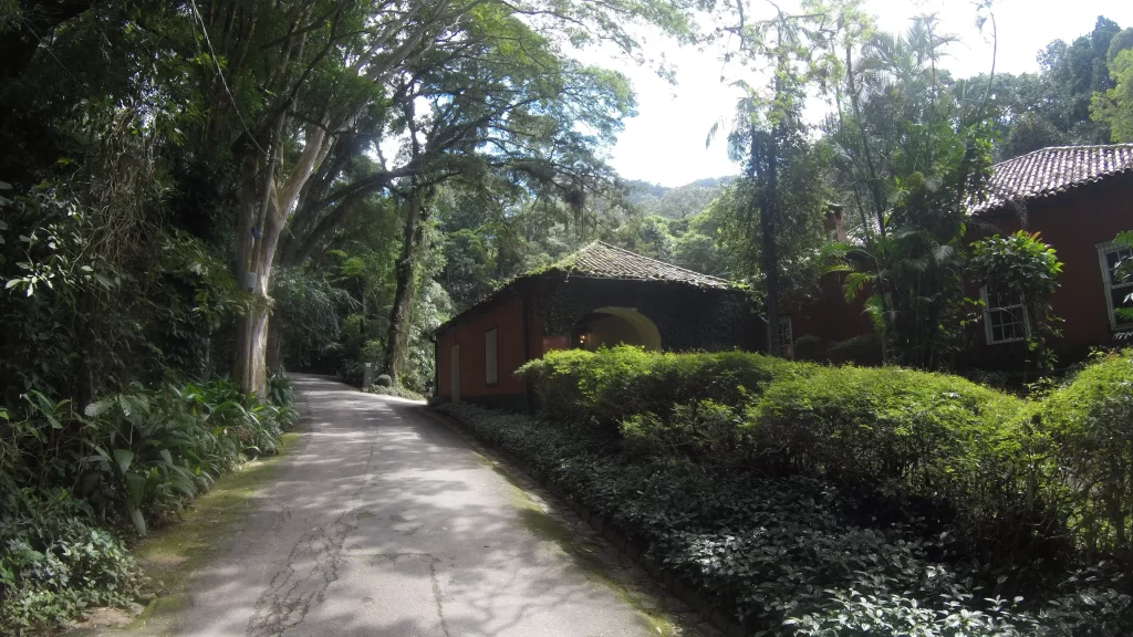 Restaurante Os Esquilos - Início da trilha da Cascata Gabriela - Floresta da Tijuca - RJ - Vamos Trilhar