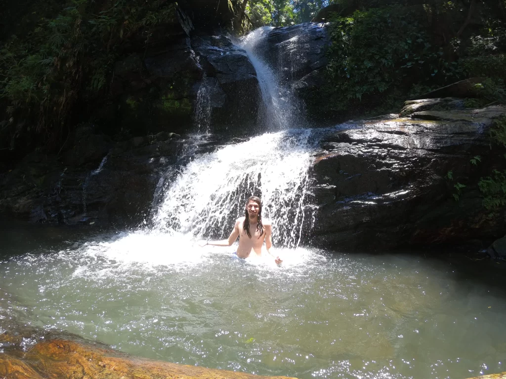 Queda d'água menor da Cachoeira do Amor - Alto da Boa Vista (Floresta da Tijuca - RJ)- Vamos Trilhar