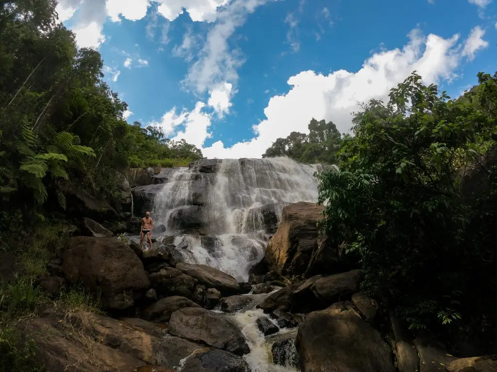 Queda d'água da Cachoeira das Andorinhas - Santa Rita de Jacutinga - MG - Vamos Trilhar