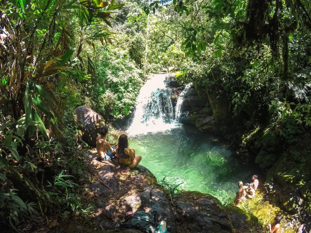 O Poço dos Dinossauros - Serrinha do Alambari - RJ - Vamos Trilhar-min