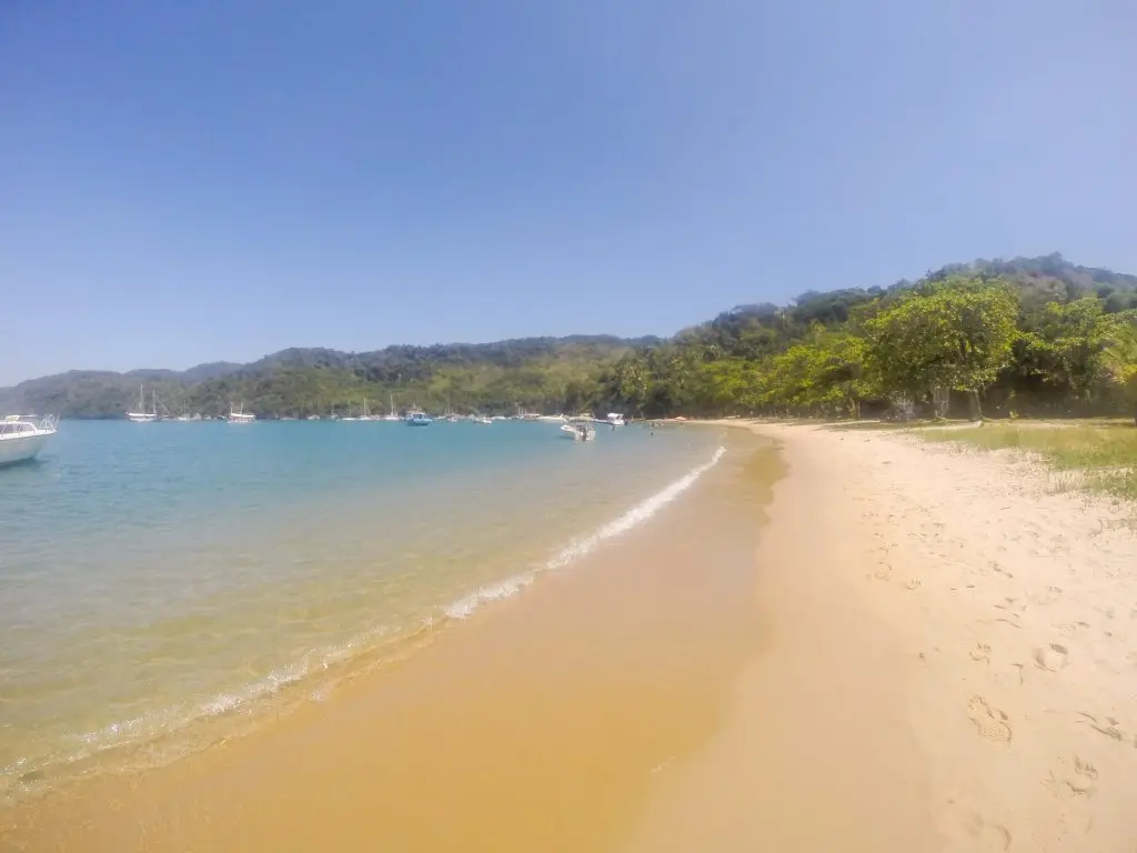 Andando até a Praia do Pouso - Ilha Grande - RJ - Vamos Trilhar-min