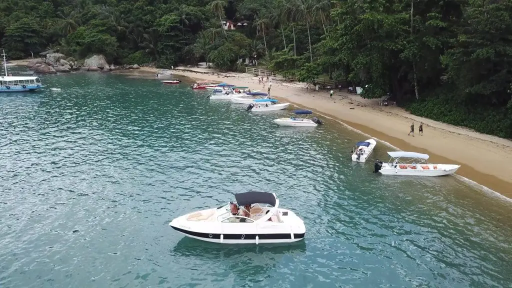 Praia do Pouso - Ilha Grande - RJ - Vamos Trilhar-min