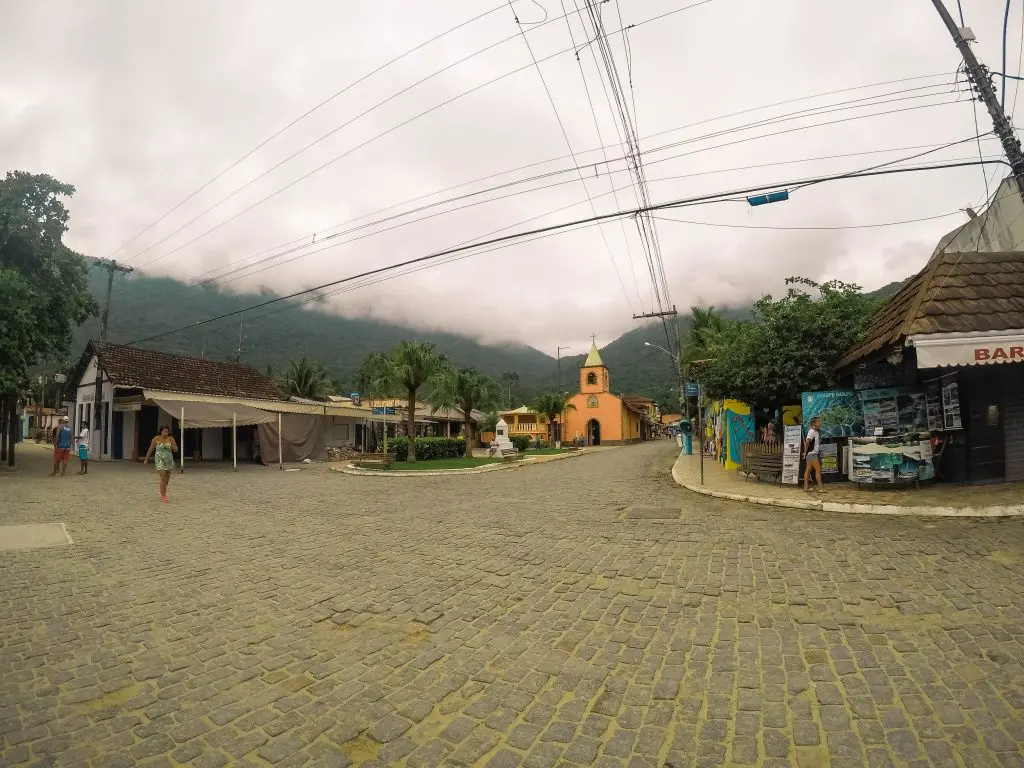 Vilarejo de Abraão - Ilha Grande - RJ - Vamos Trilhar-min