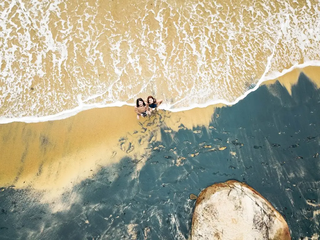 Areia da Praia Preta - Ilha Grande - RJ - Vamos Trilhar-min