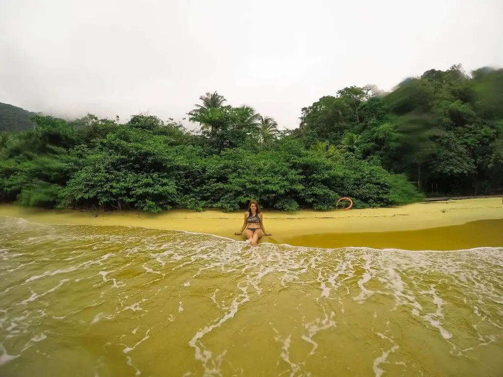 Praia de Camiranga - passeio com lancha de meia volta na Ilha Grande - RJ - Vamos Trilhar-min