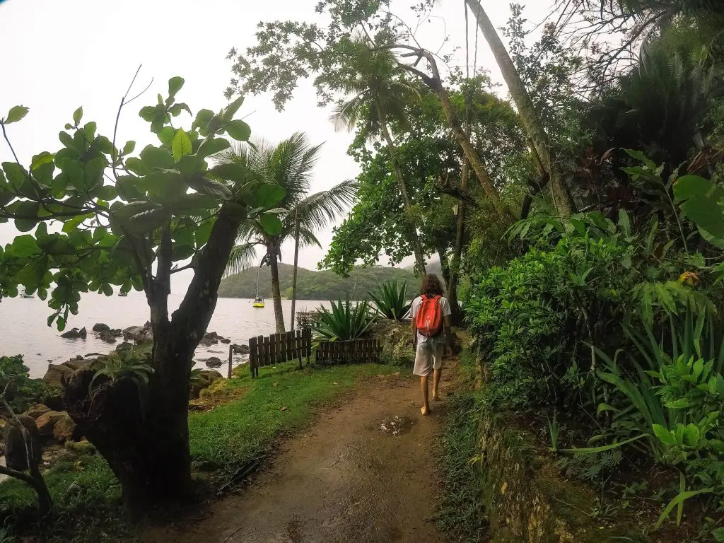 Trilha da Praia da Bica para Praia Comprida - Circuito de Praias do Abraãozinho - Ilha Grande - RJ - Vamos Trilhar-min