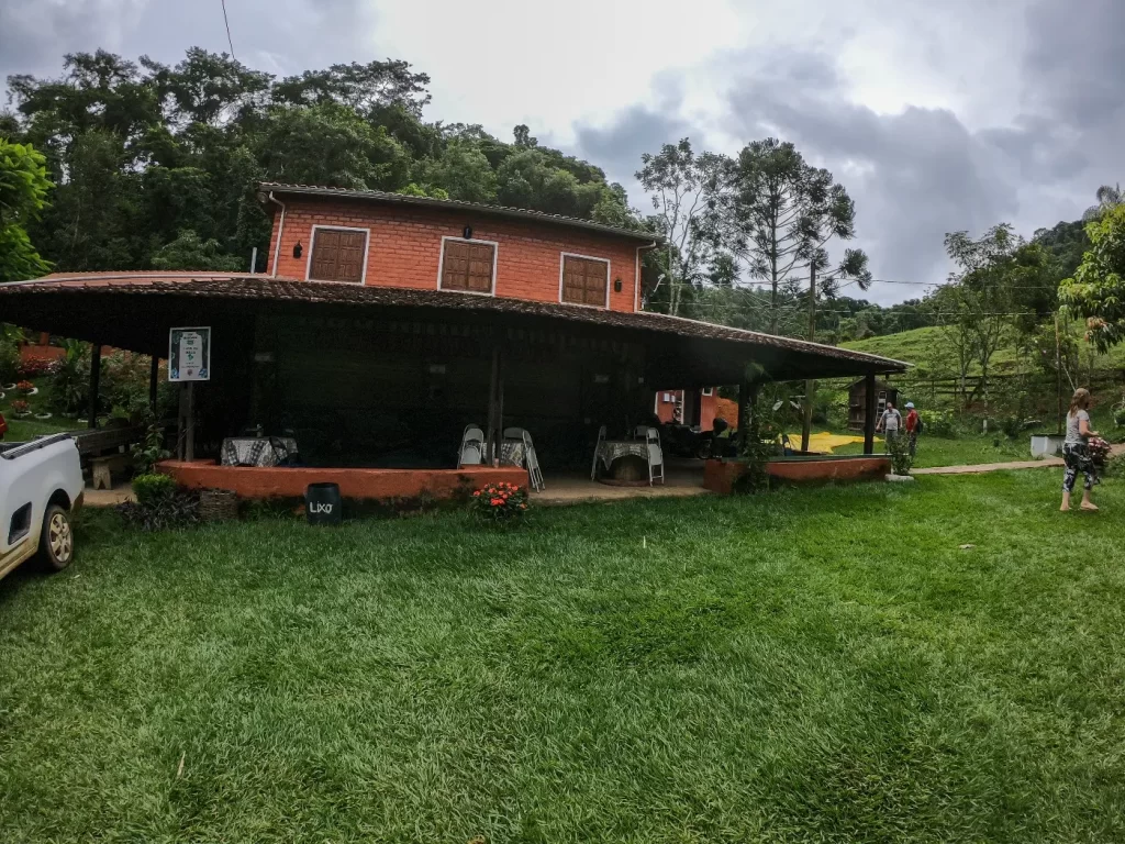 Pousada na Cachoeira de Sô Ito - Santa Rita de Jacutinga - Vamos Trilhar