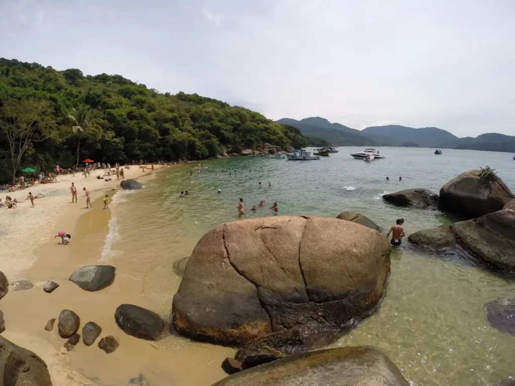 Praia da Feiticeira - Ilha Grande - RJ - Vamos Trilhar