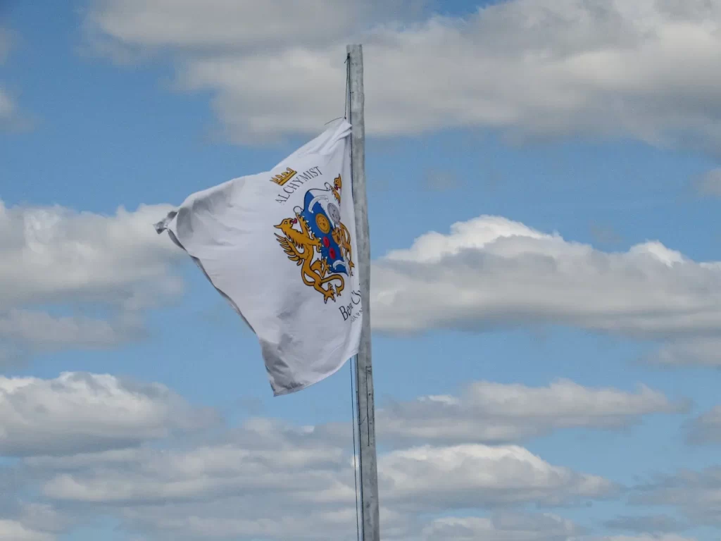 Bandeira The Alchemyst - Lagoa do Paraíso - Jericoacoara - CE - Vamos Trilhar