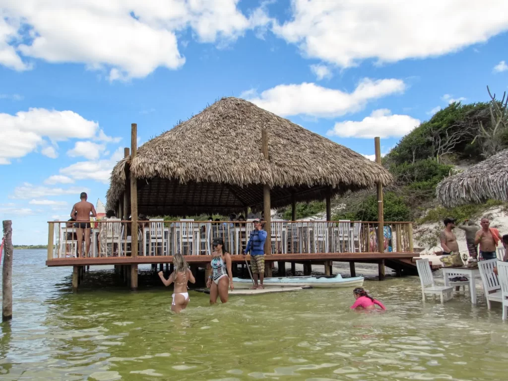 Estrutura do The Alchemyst - Lagoa do Paraíso - Jericoacoara - CE - Vamos Trilhar