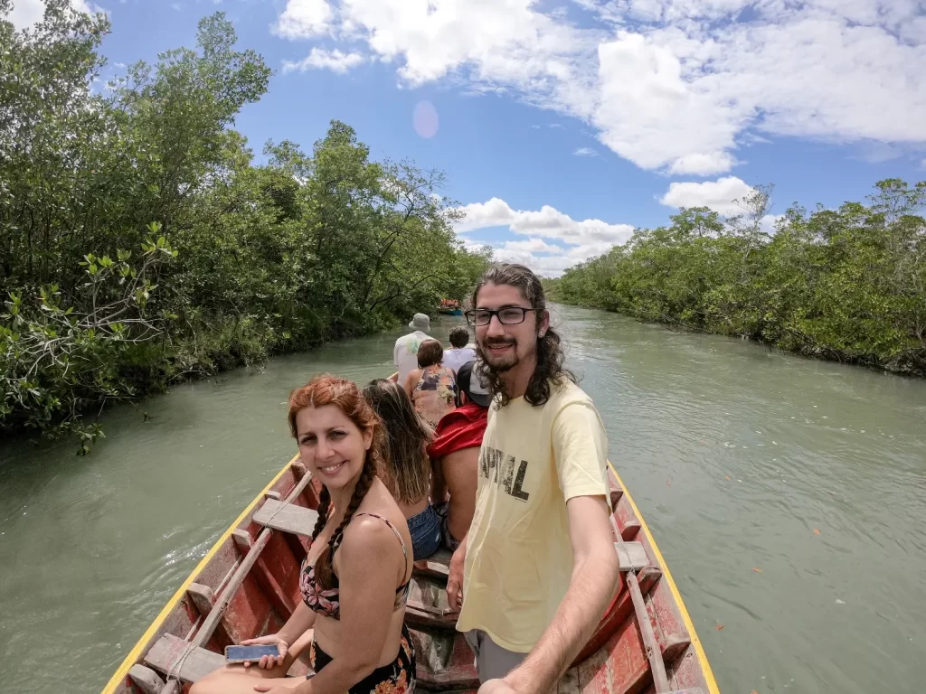 Passeando de barco no Estuário dos Cavalos Marinhos - Jericoacoara - CE - Vamos Trilhar