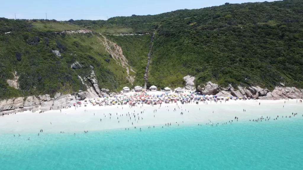 Prainhas do Pontal do Atalaia - Drone - Arraial do Cabo - Vamos Trilhar