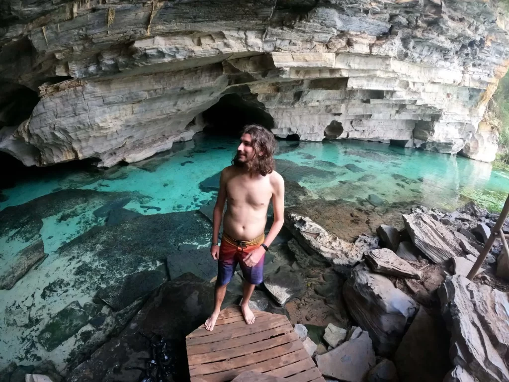 Água azul na Fazenda da Pratinha - Chapada Diamantina - BA - Vamos Trilhar