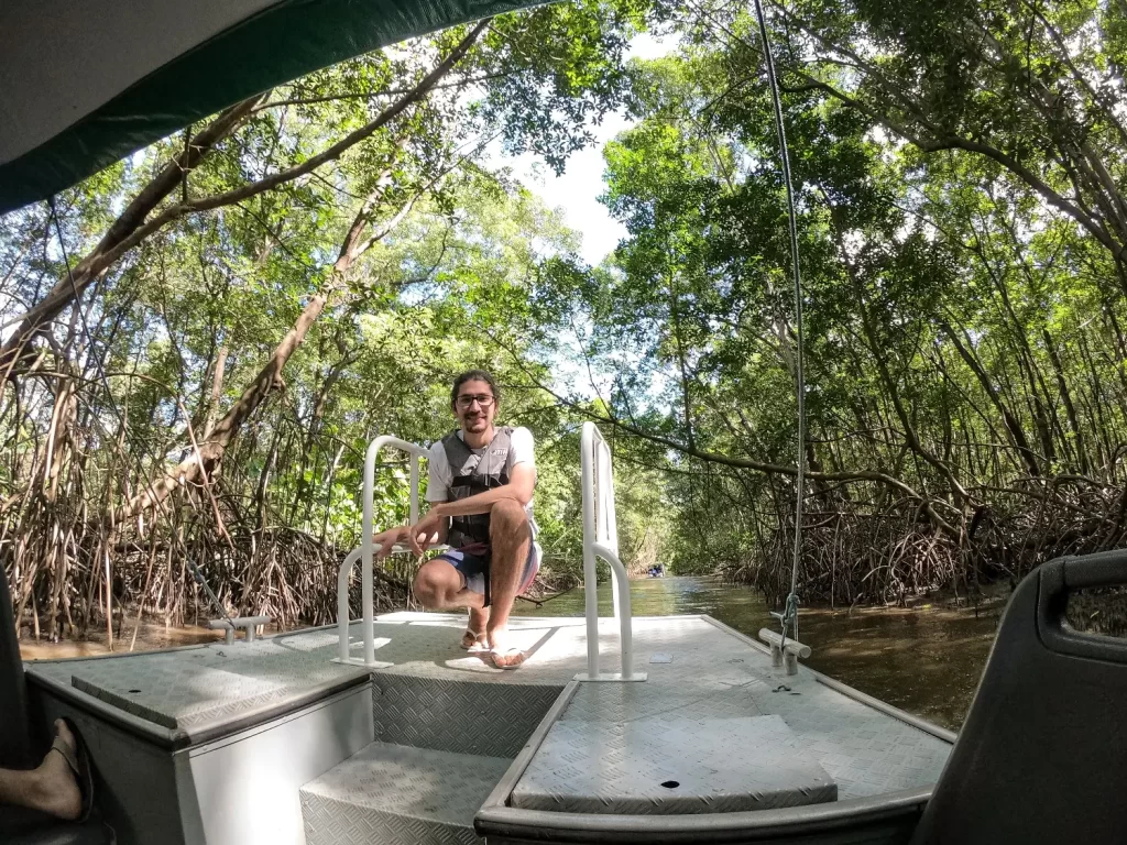 Navegando pelos Igarapés - Passeio de Lancha pelo Rio Preguiças - MA - Vamos Trilhar