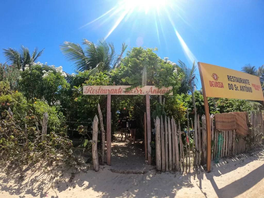 Restaurante do Seu Antônio - Atins nos Lençóis Maranhenses - MA - Vamos Trilhar