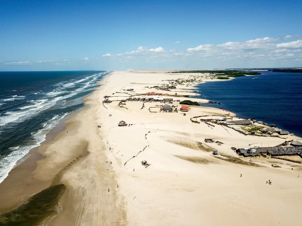 Rio e mar em Caburé - Passeio de Lancha pelo Rio Preguiças - MA - Vamos Trilhar