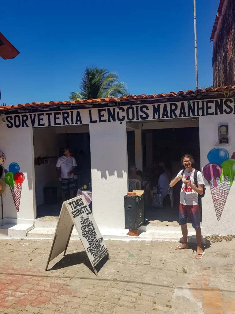 Sorveteria em Mandacaru - Passeio de Lancha pelo Rio Preguiças - MA - Vamos Trilhar