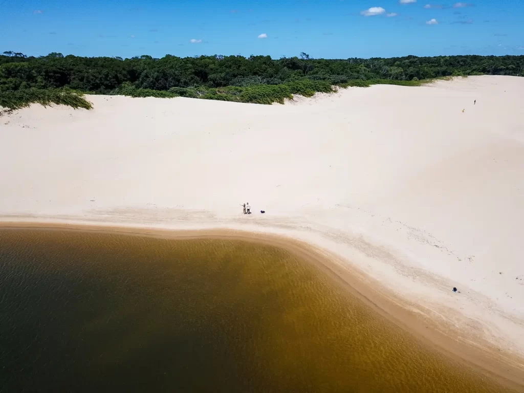 Vista aéreas das lagoas de Vassouras - Passeio de Lancha pelo Rio Preguiças - MA - Vamos Trilhar