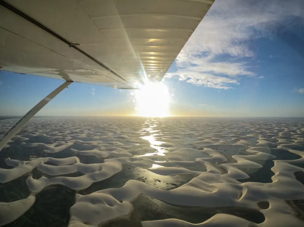 Conheça tudo sobre o passeio de sobrevôo pelos Lençóis Maranhenses - MA - Vamos Trilhar