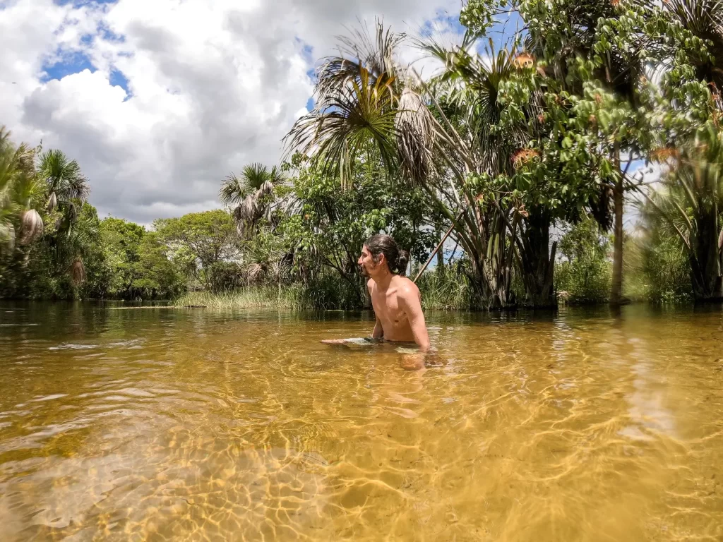 Prainha de rio na flutuação do Rio Formiga - MA - Vamos Trilhar