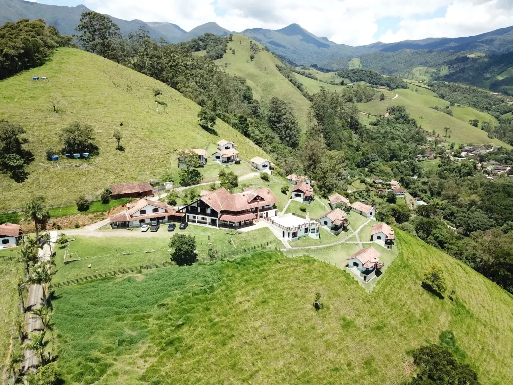 Vista aérea da Pousada Bela Mauá - Visconde de Mauá - RJ - Vamos Trilhar