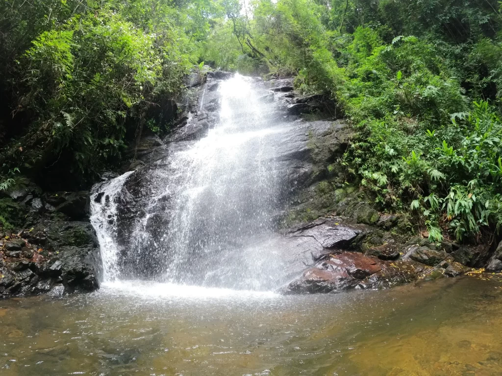 A Cachoeira Véu da Noiva - Visconde de Mauá - RJ - Vamos Trilhar