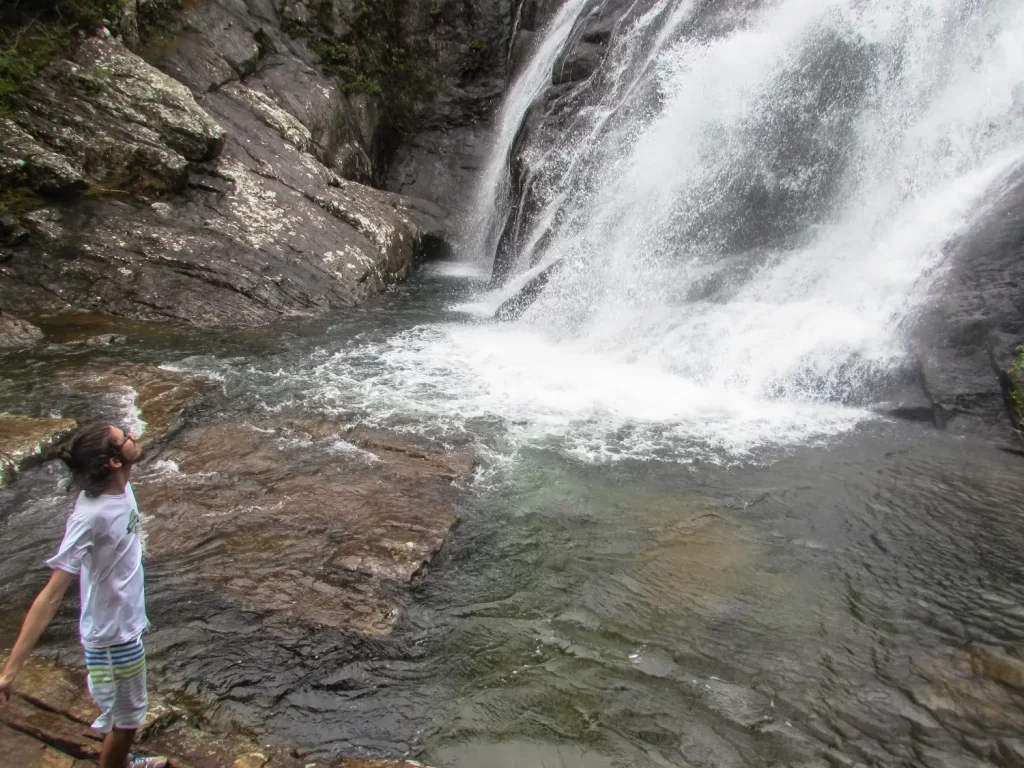 Queda d'água da Cachoeira Bonita - Alto Caparaó - MG - Vamos Trilhar