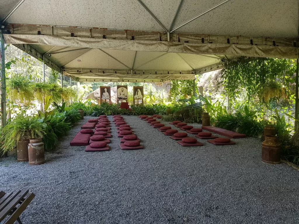 Tenda de meditação - santuário Vale do Amor em Petrópolis - RJ - Vamos Trilhar