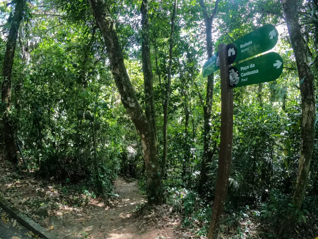 Entrada da trilha do Poço da Capela - Parnaso - Guapimirim - Vamos Trilhar