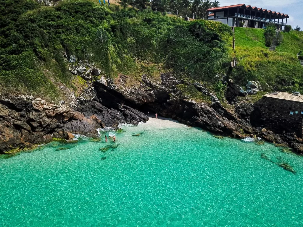 Gruta do Amor - Prainhas do Pontal do Atalaia - Arraial do Cabo - RJ - Vamos Trilhar