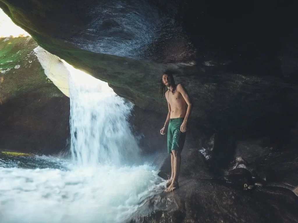 Perto da queda d'água do Poço Verde - Parnaso - Guapimirim - Vamos Trilhar