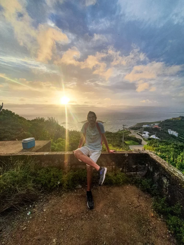 Ruínas da antiga casa do Cazuza - Pontal do Atalaia - Arraial do Cabo - RJ - Vamos Trilhar